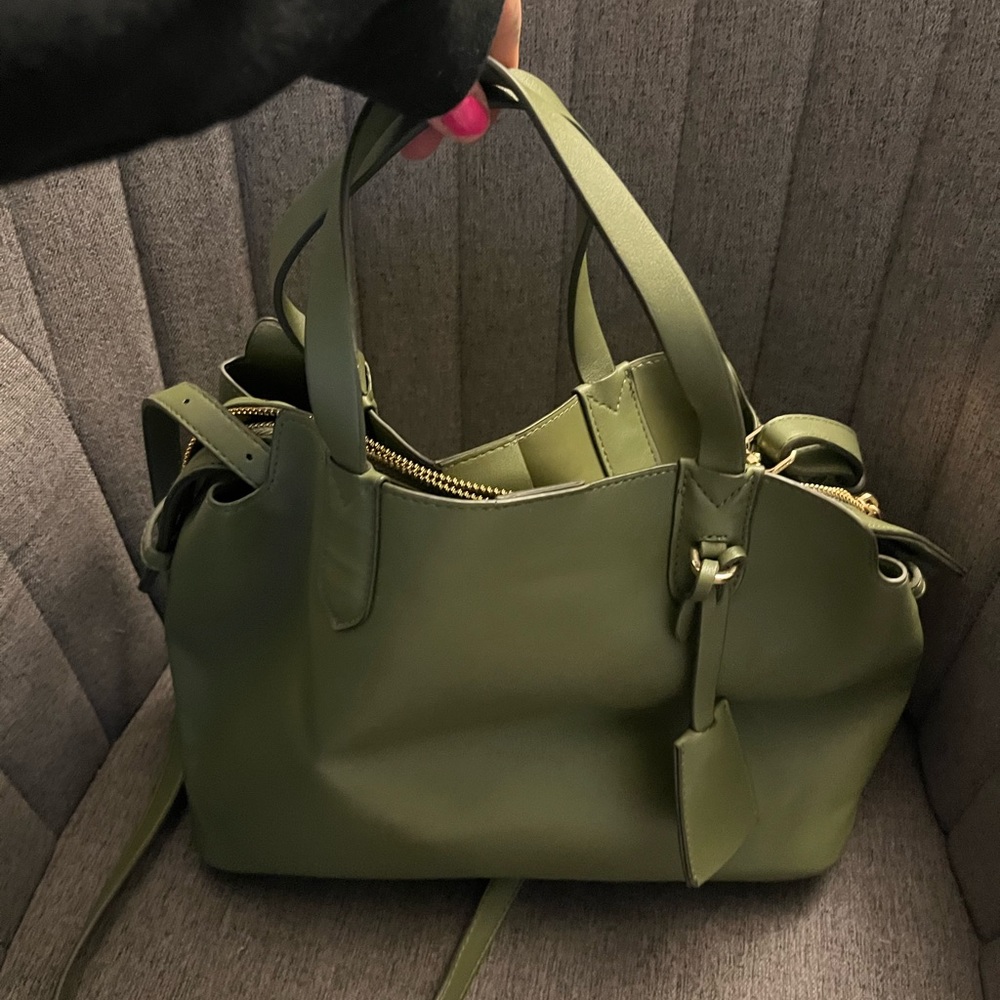 Green over the shoulder pocketbook